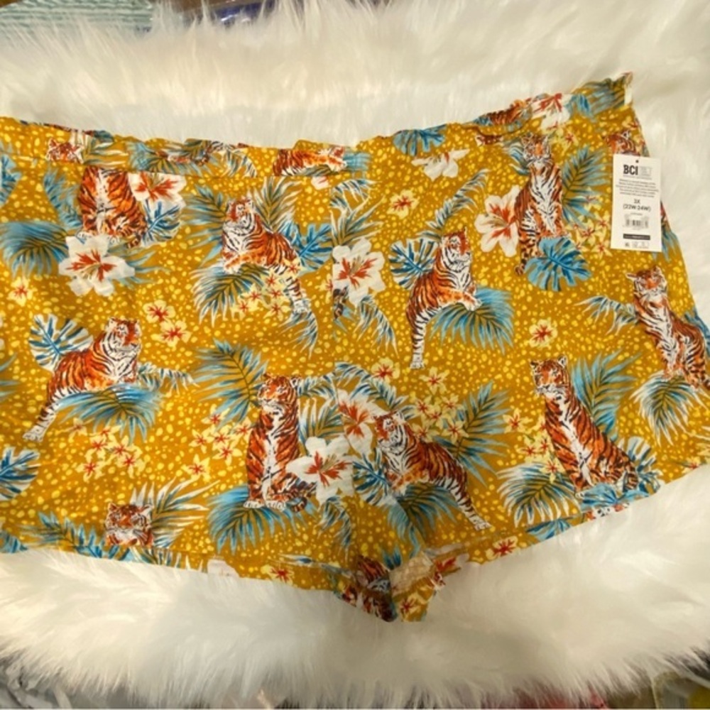 Secret Treasure Plus Size‎ 3X Women’s Shorts  Animal Print New With Tags